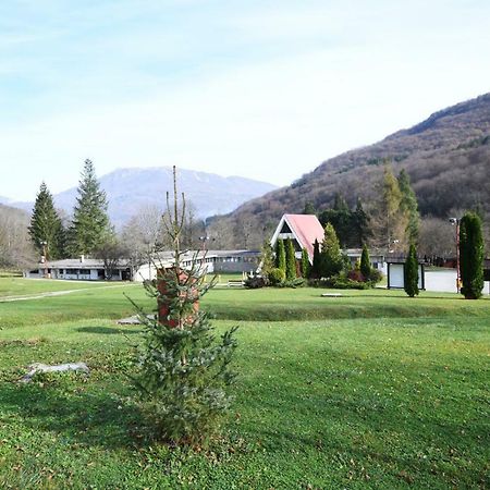 Np Sutjeska Paviljon A Hotel Tjentiste Buitenkant foto