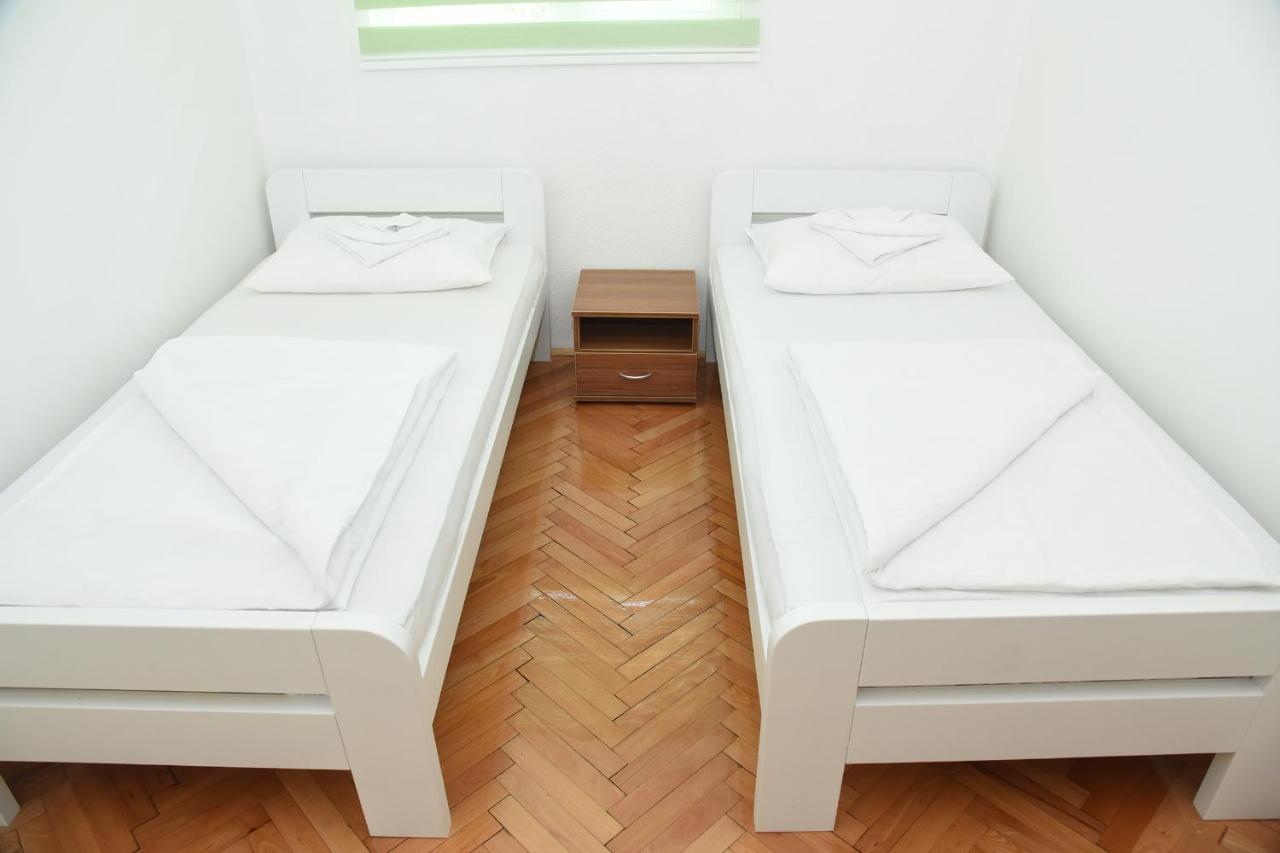 Np Sutjeska Paviljon A Hotel Tjentiste Buitenkant foto