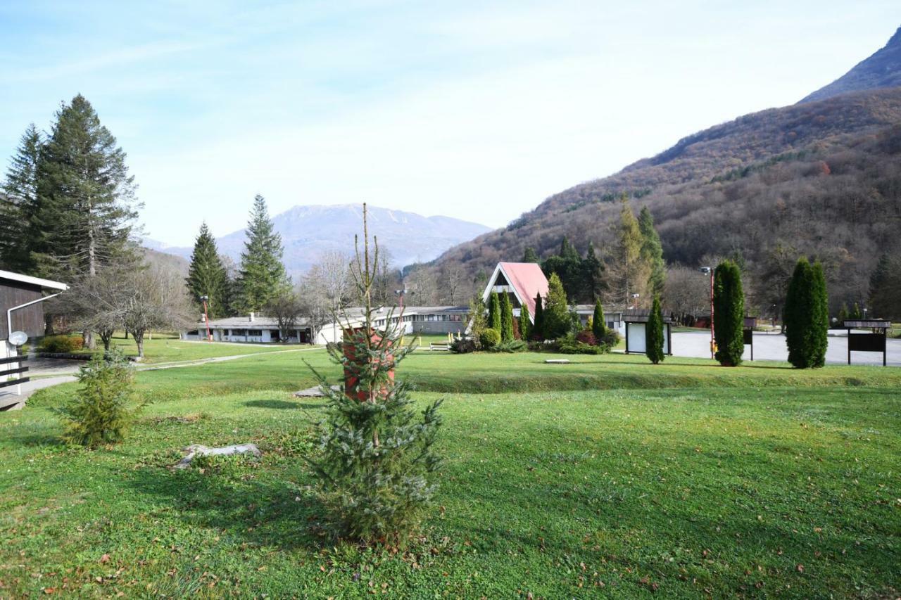 Np Sutjeska Paviljon A Hotel Tjentiste Buitenkant foto